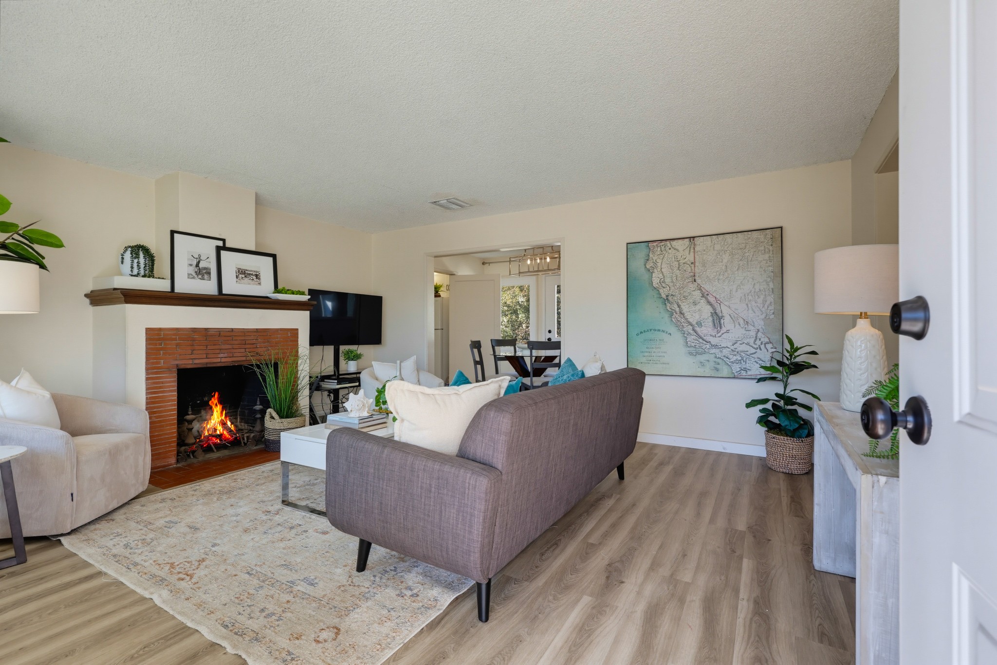 Virtual tour photo 8 of 75 for 3112 N Evergreen St