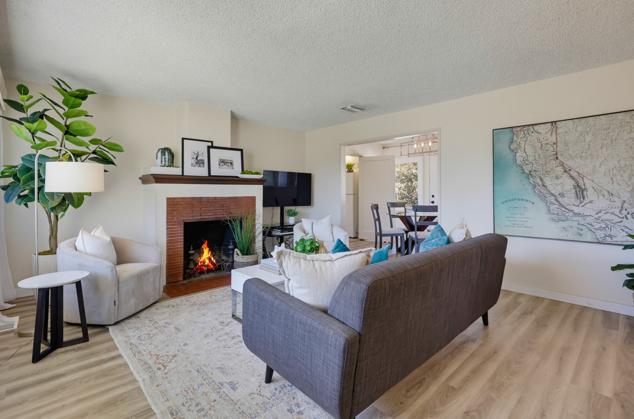 Virtual tour photo 9 of 75 for 3112 N Evergreen St
