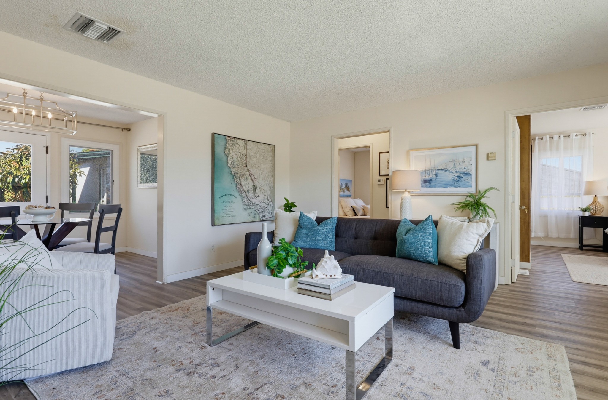 Virtual tour photo 10 of 75 for 3112 N Evergreen St