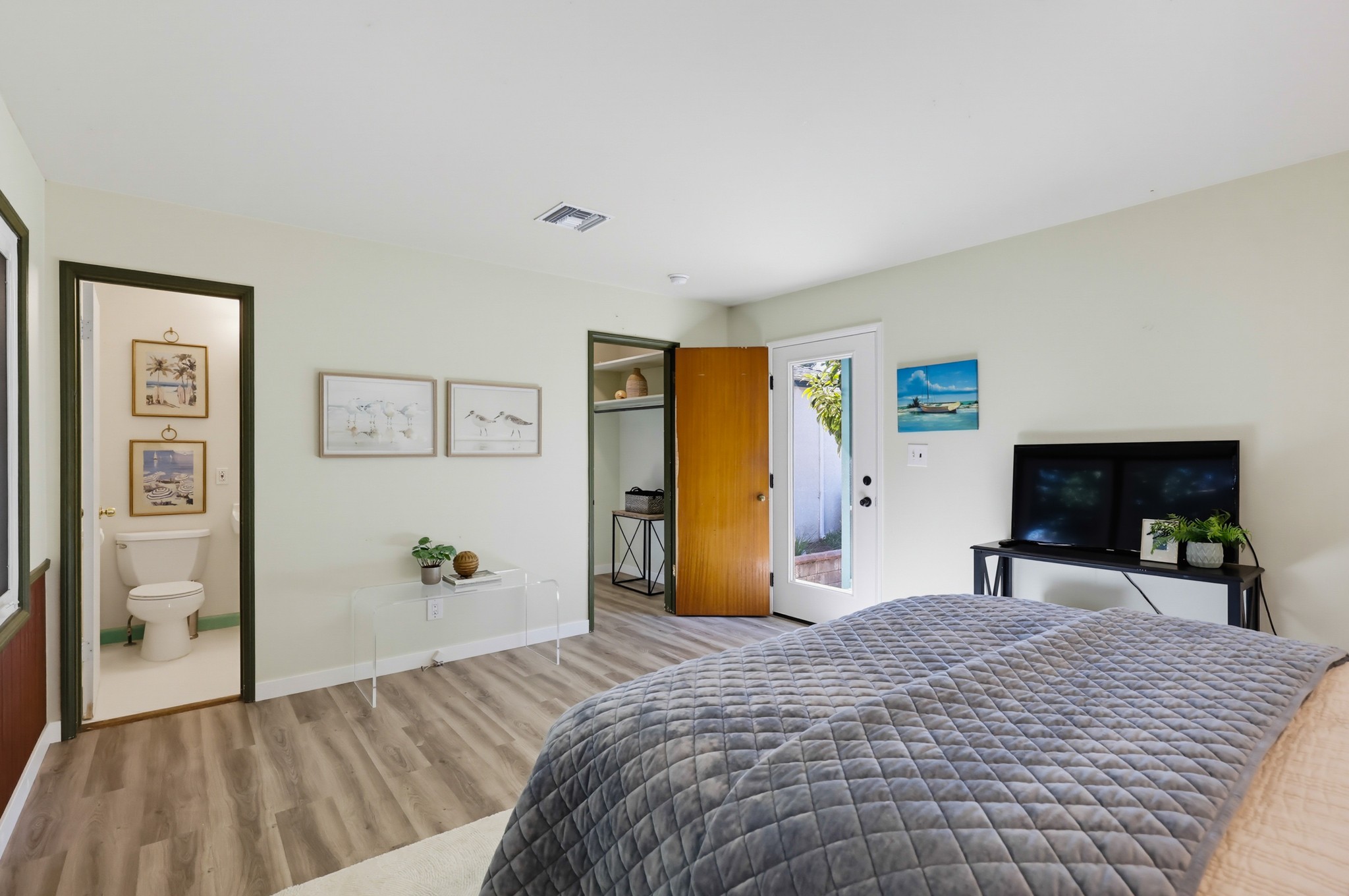 Virtual tour photo 40 of 75 for 3112 N Evergreen St