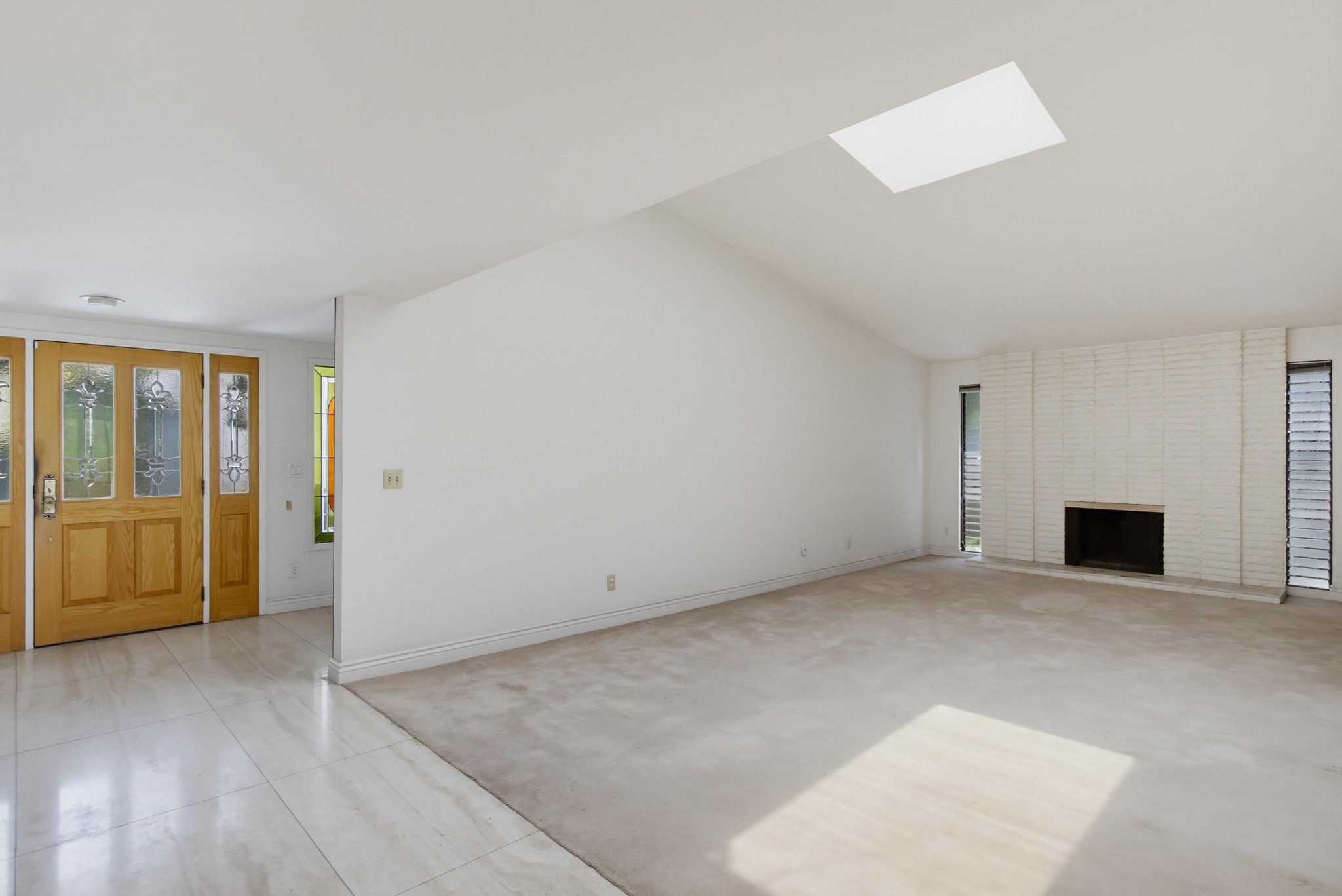 Virtual tour photo 11 of 60 for 31122 Old River Rd