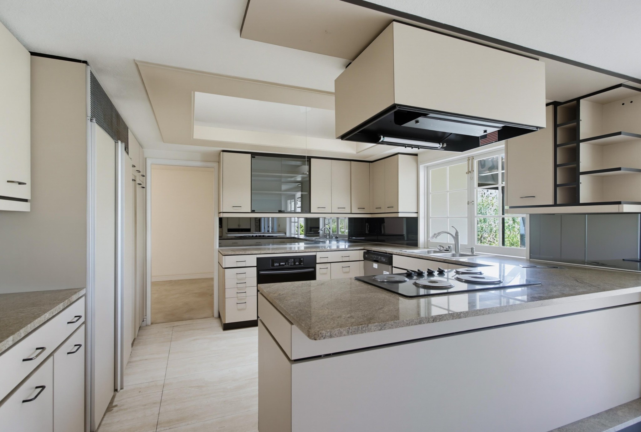 Virtual tour photo 19 of 60 for 31122 Old River Rd