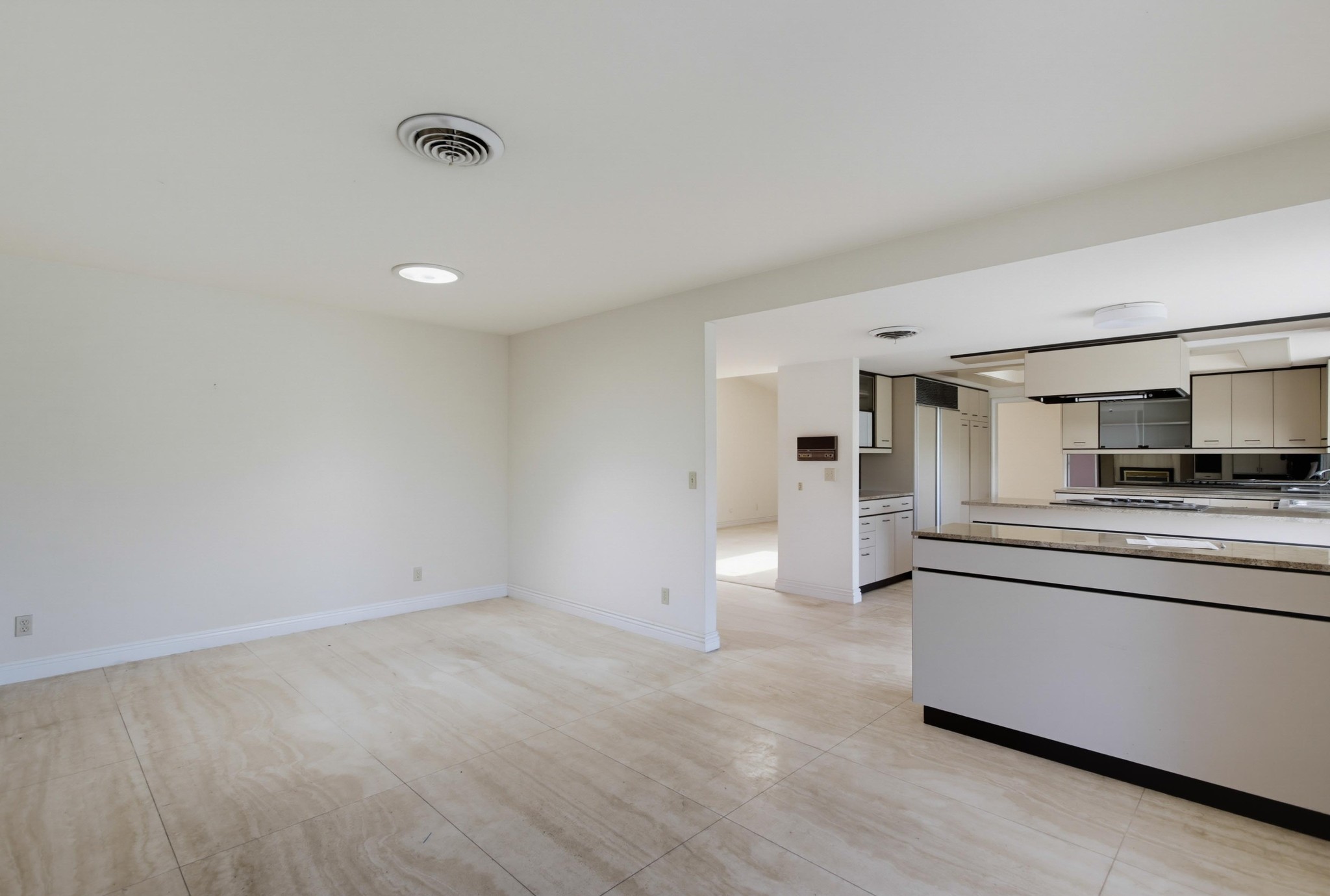 Virtual tour photo 23 of 60 for 31122 Old River Rd