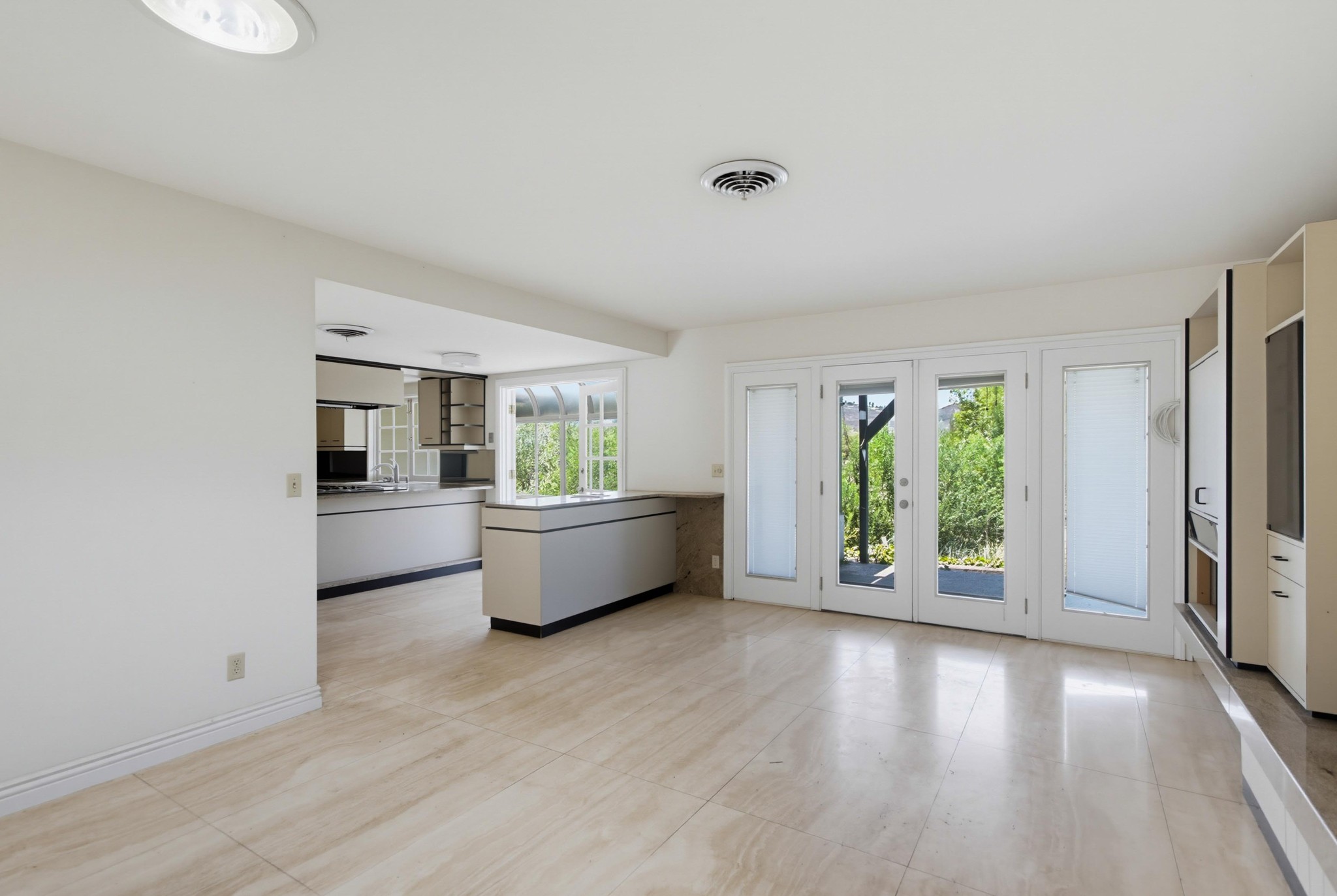Virtual tour photo 24 of 60 for 31122 Old River Rd