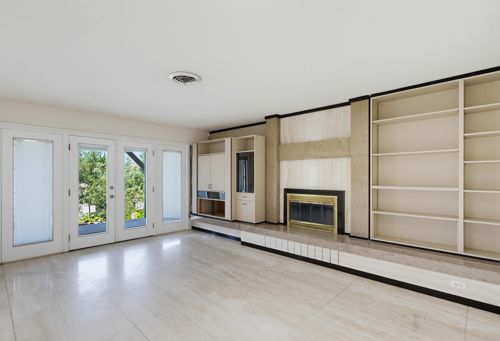 Virtual tour photo 25 of 60 for 31122 Old River Rd