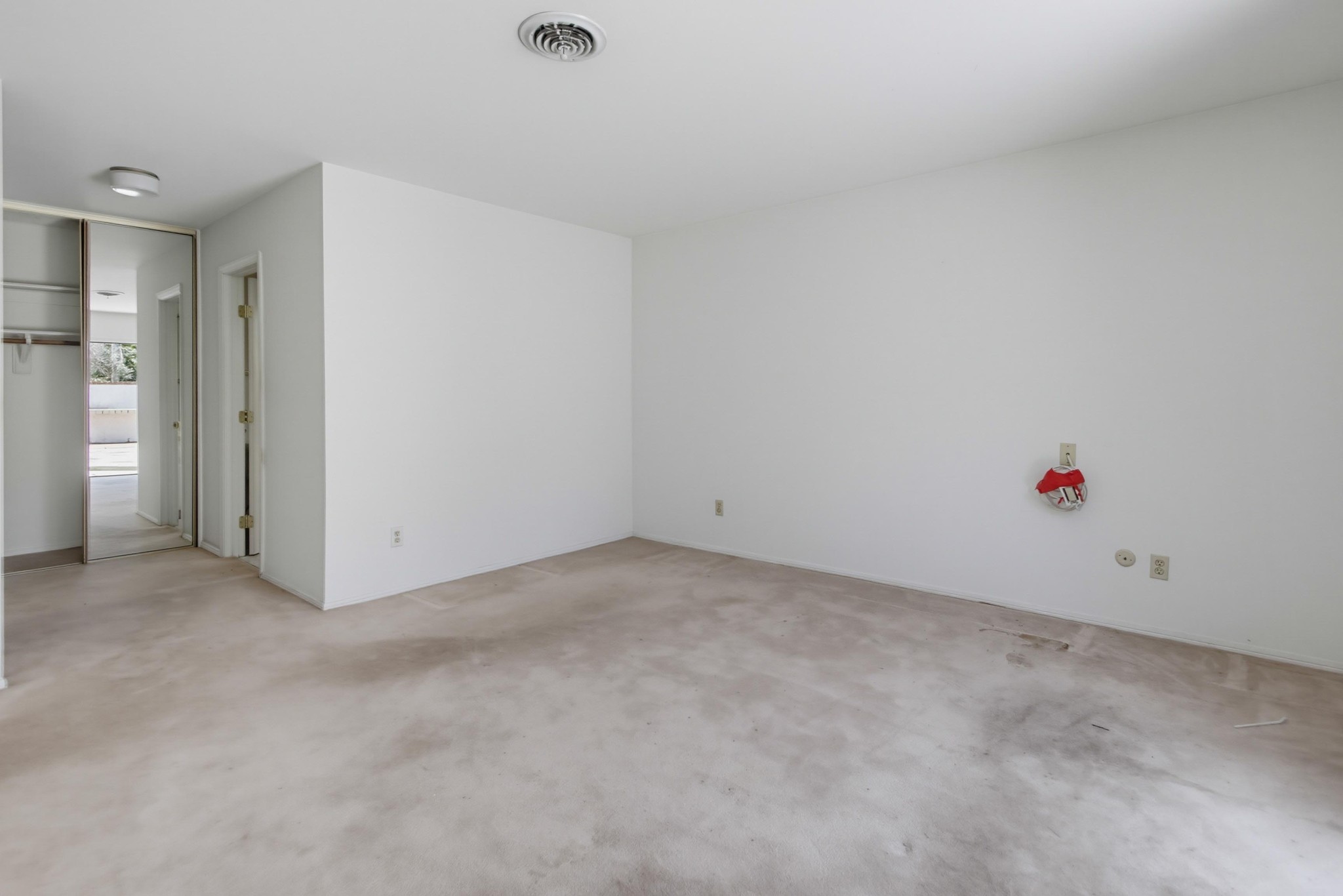 Virtual tour photo 27 of 60 for 31122 Old River Rd