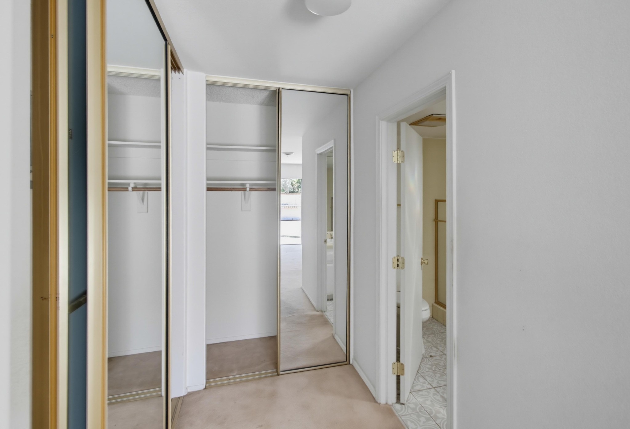 Virtual tour photo 30 of 60 for 31122 Old River Rd