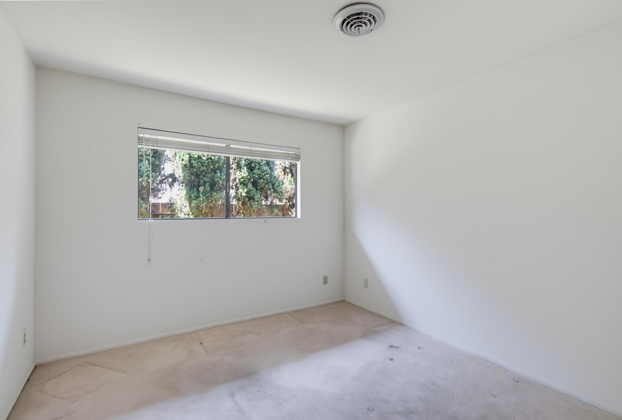 Virtual tour photo 33 of 60 for 31122 Old River Rd