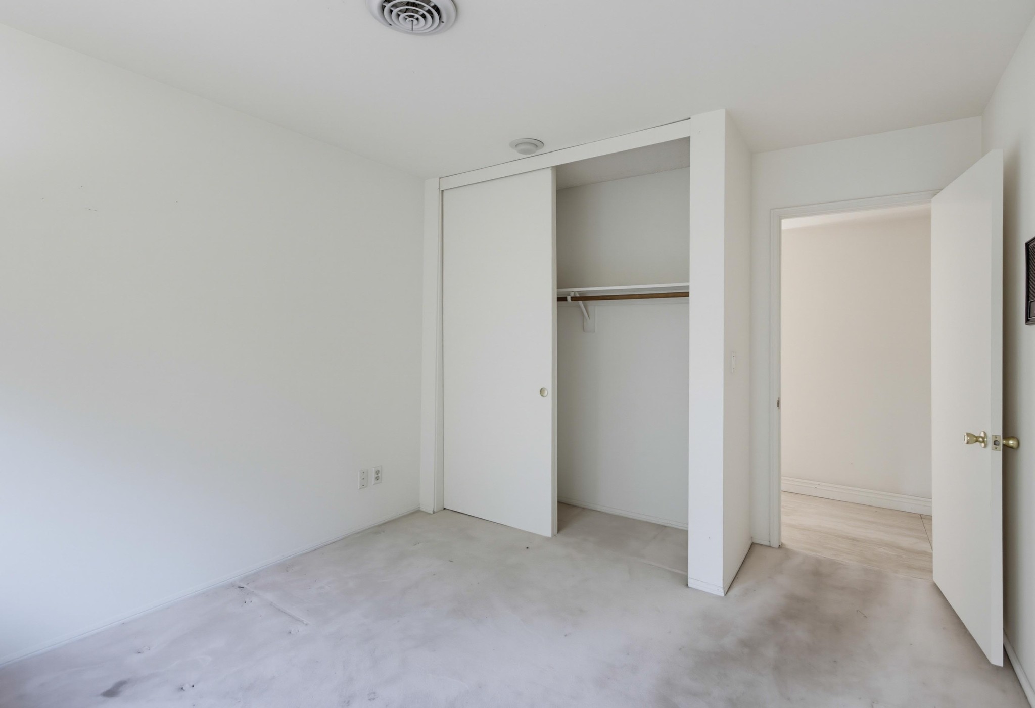 Virtual tour photo 34 of 60 for 31122 Old River Rd