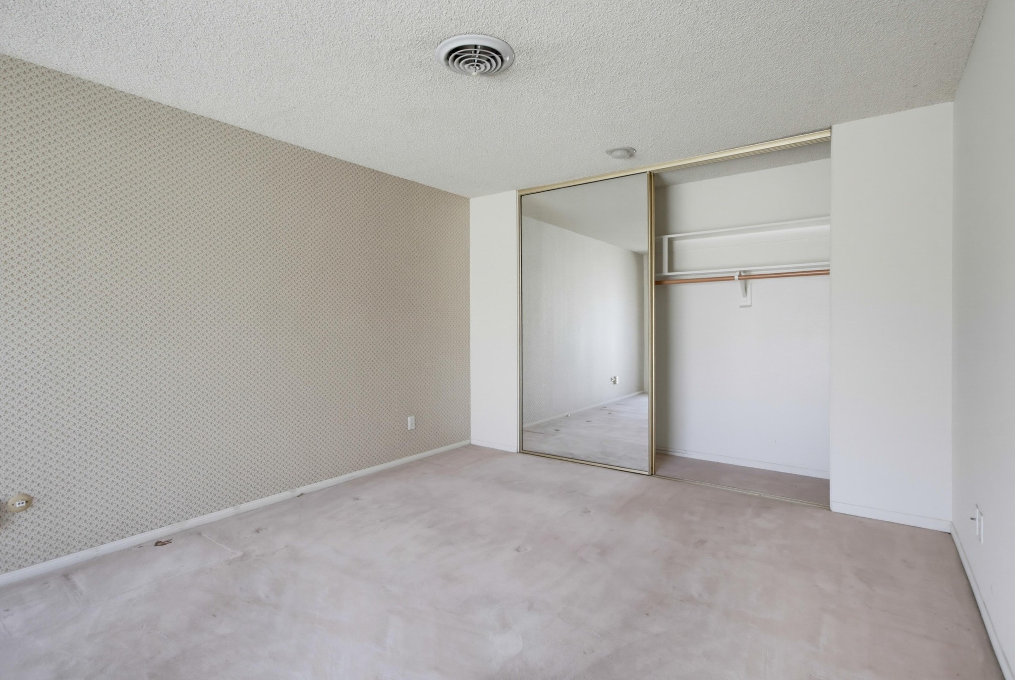 Virtual tour photo 41 of 60 for 31122 Old River Rd