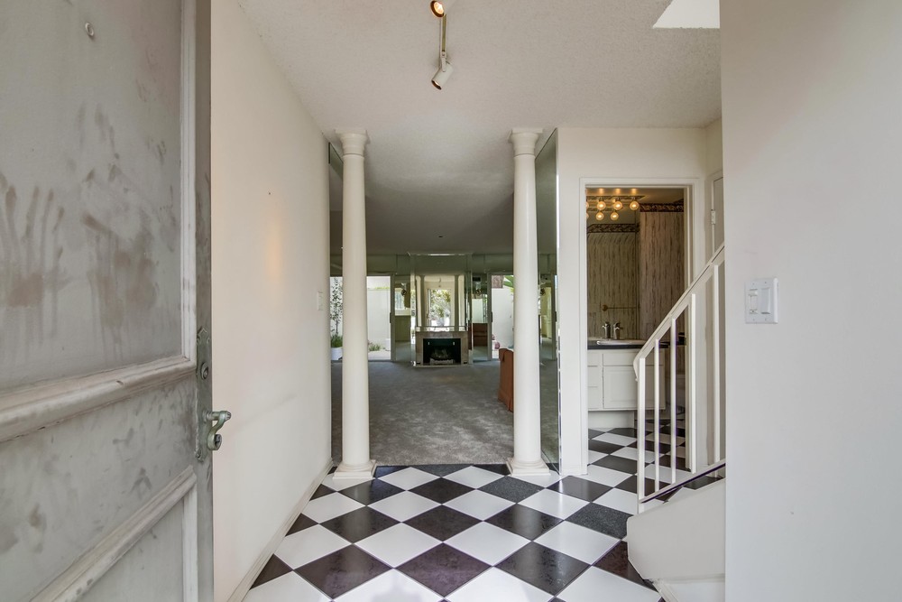 Virtual tour photo 12 of 38 for 3113 Orleans E