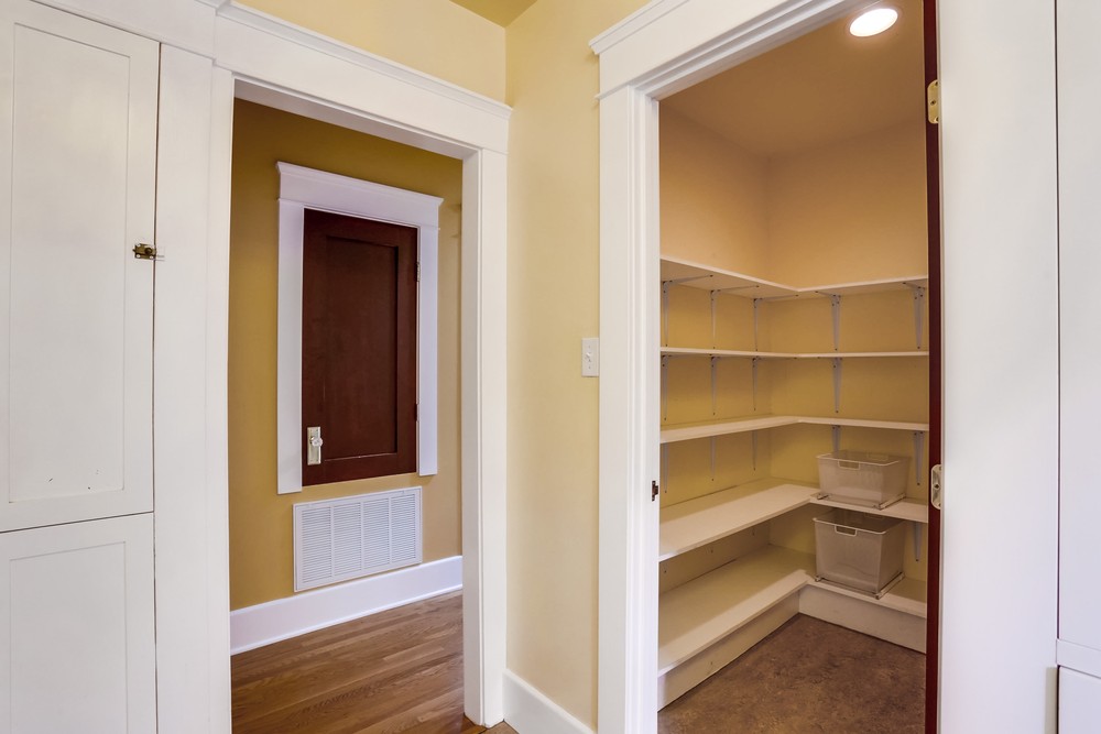 Virtual tour photo 17 of 38 for 3115 Dale St