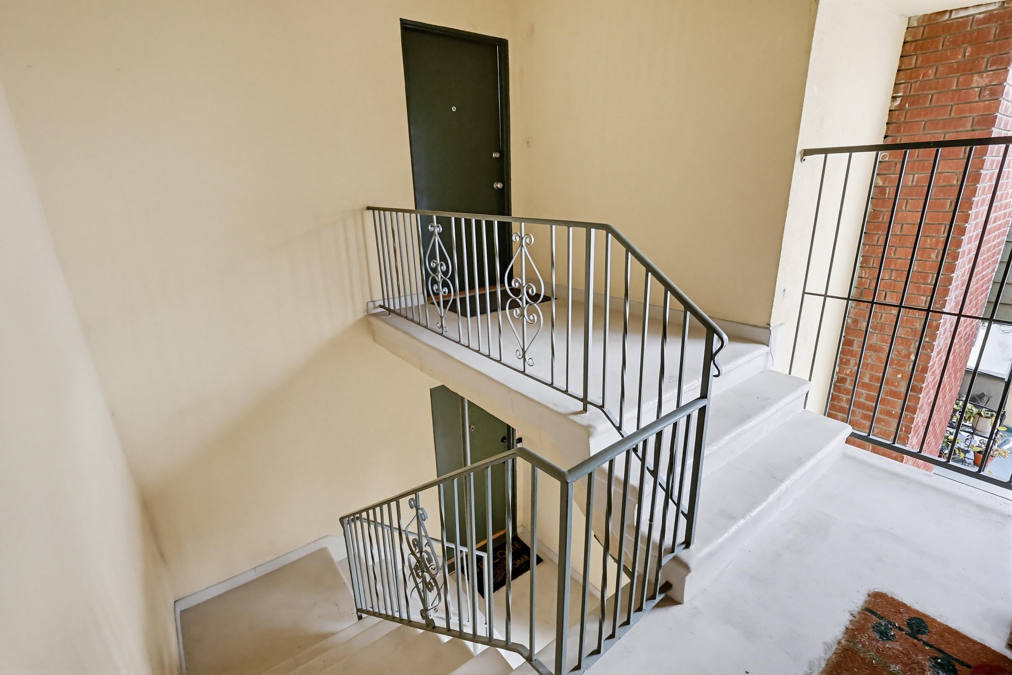 Virtual tour photo 6 of 35 for 312 Raymondale Dr f