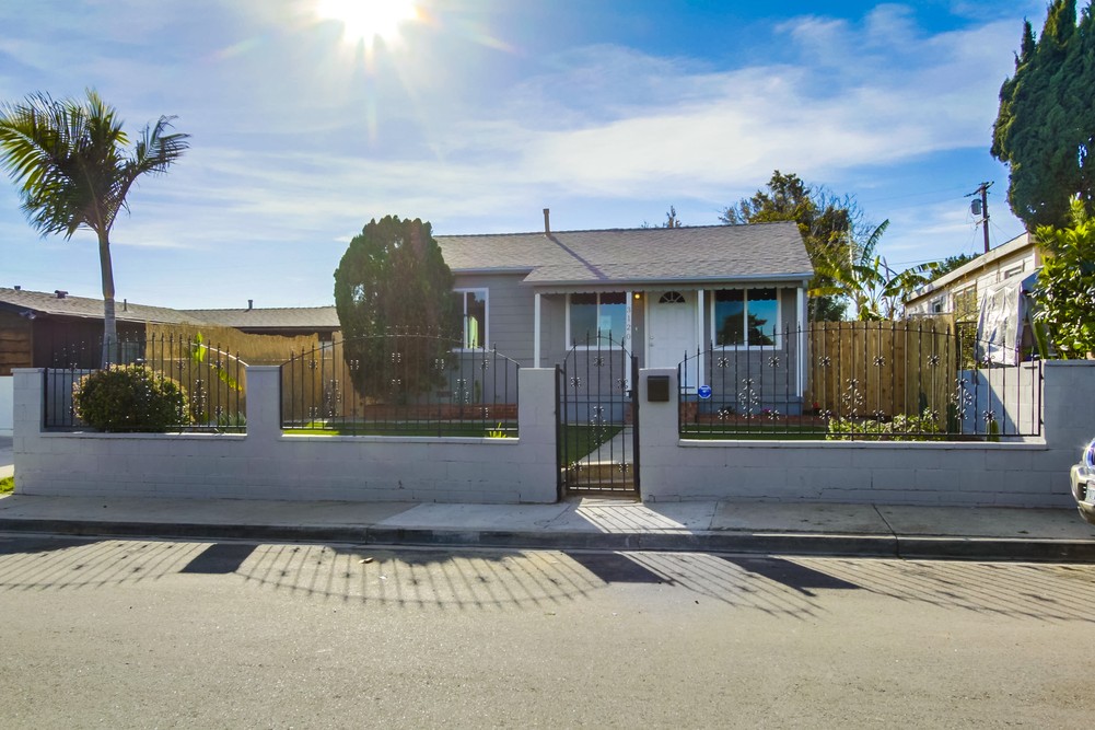 Virtual tour photo 1 of 32 for 3120 46th St