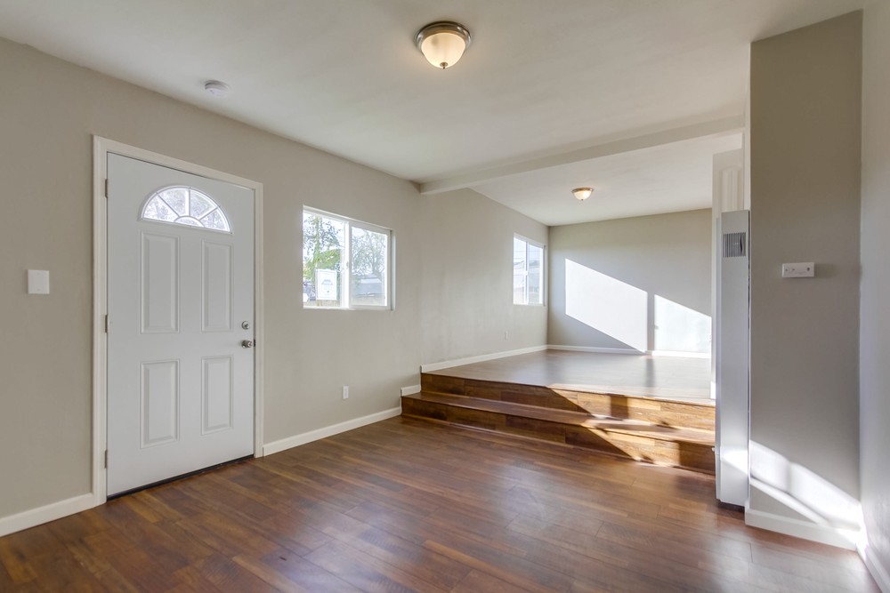 Virtual tour photo 24 of 32 for 3120 46th St