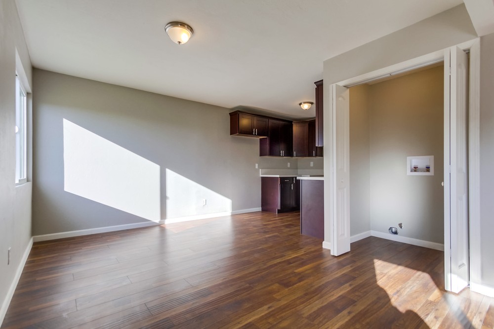 Virtual tour photo 26 of 32 for 3120 46th St