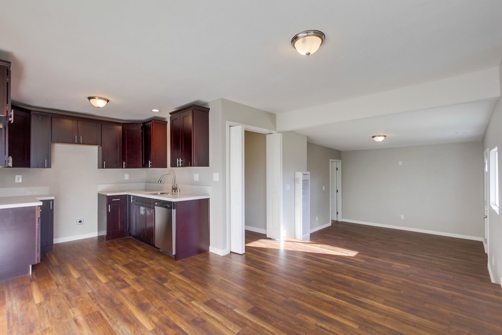 Virtual tour photo 27 of 32 for 3120 46th St