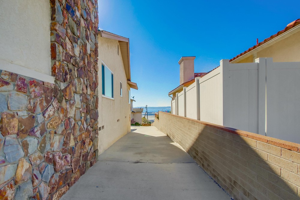 Virtual tour photo 6 of 38 for 3120 Horton Ave