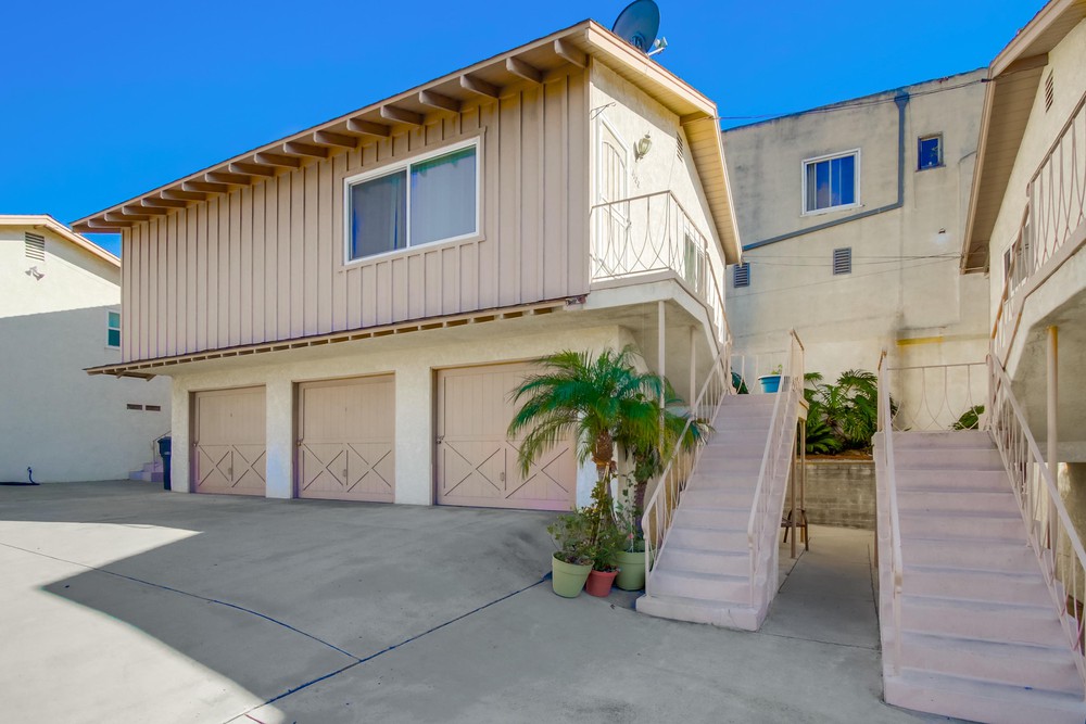 Virtual tour photo 7 of 38 for 3120 Horton Ave