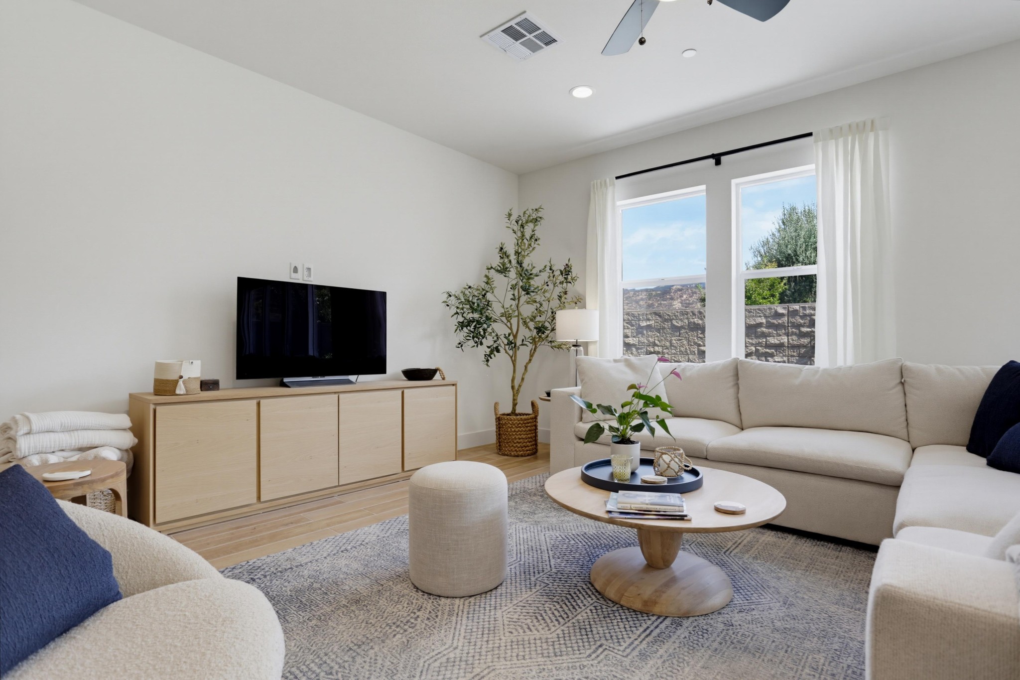 Virtual tour photo 12 of 49 for 3120 Shue Pl