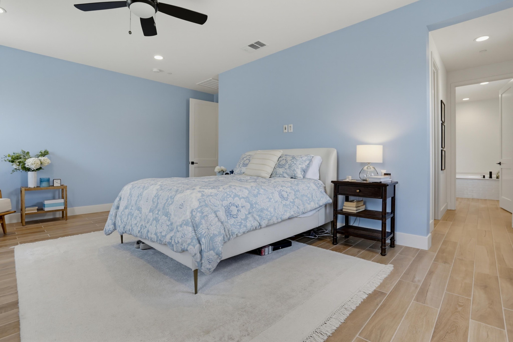 Virtual tour photo 22 of 49 for 3120 Shue Pl