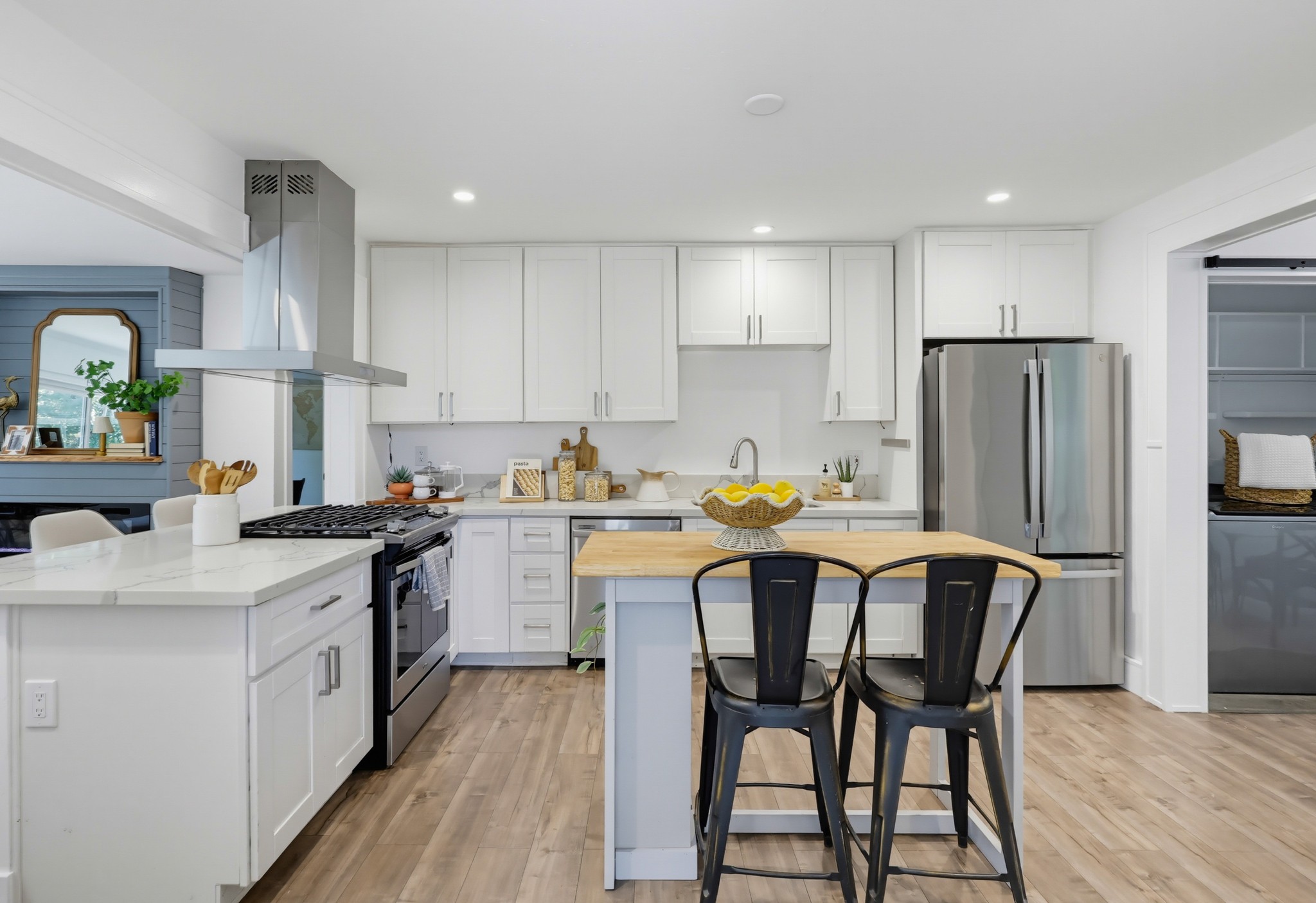 Virtual tour photo 32 of 82 for 3121 Boundary St