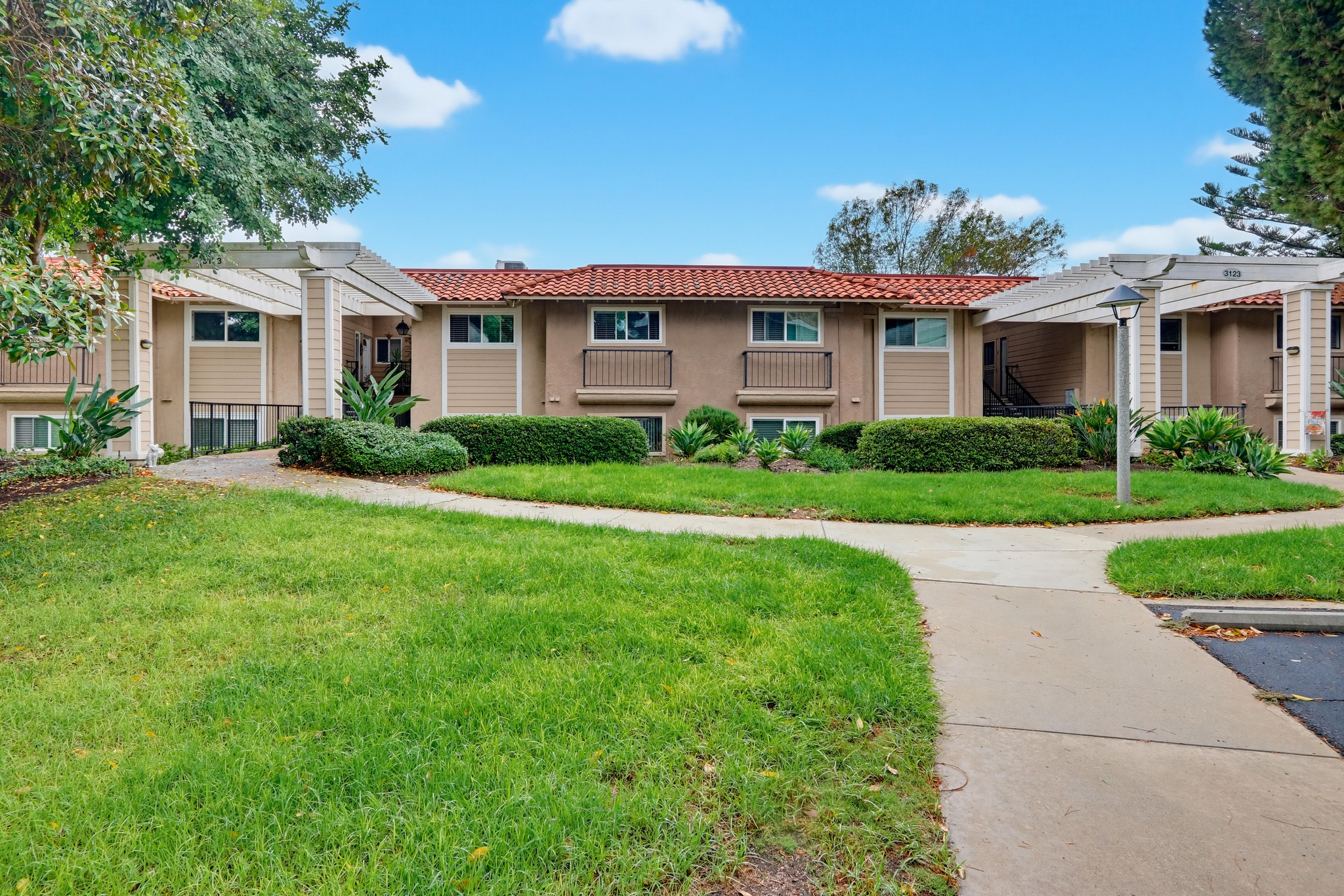 Virtual tour photo 1 of 71 for 3123 Via Serena N Unit C
