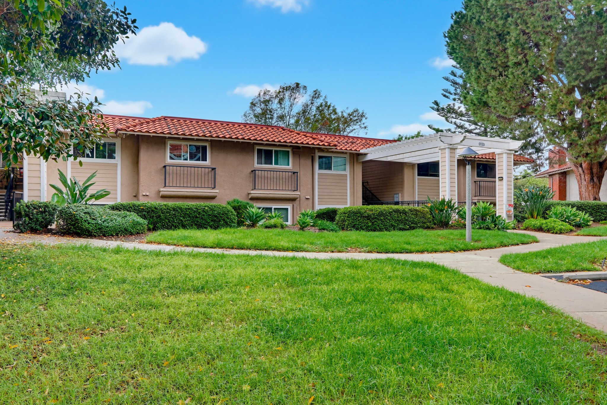 Virtual tour photo 4 of 71 for 3123 Via Serena N Unit C