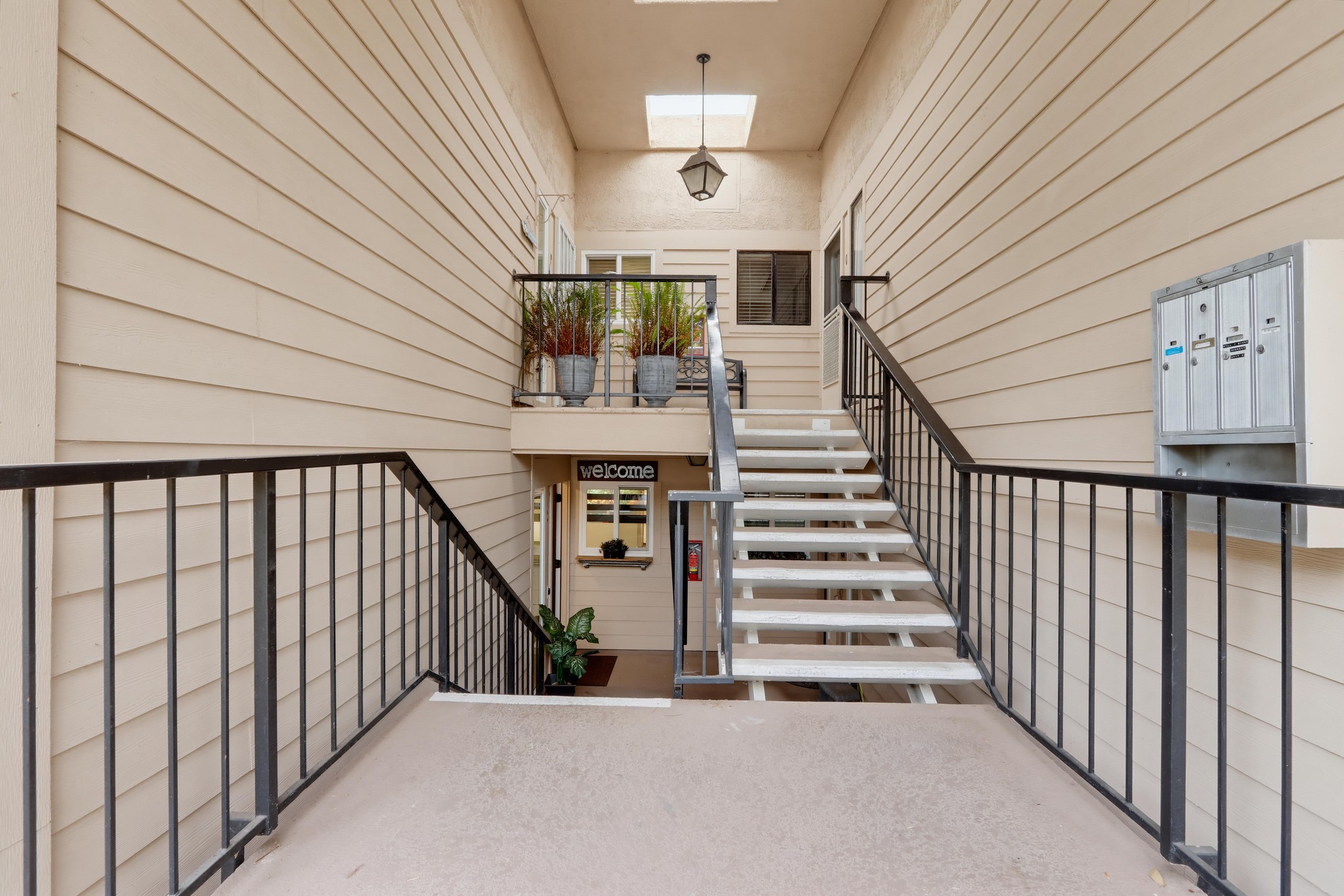 Virtual tour photo 9 of 71 for 3123 Via Serena N Unit C