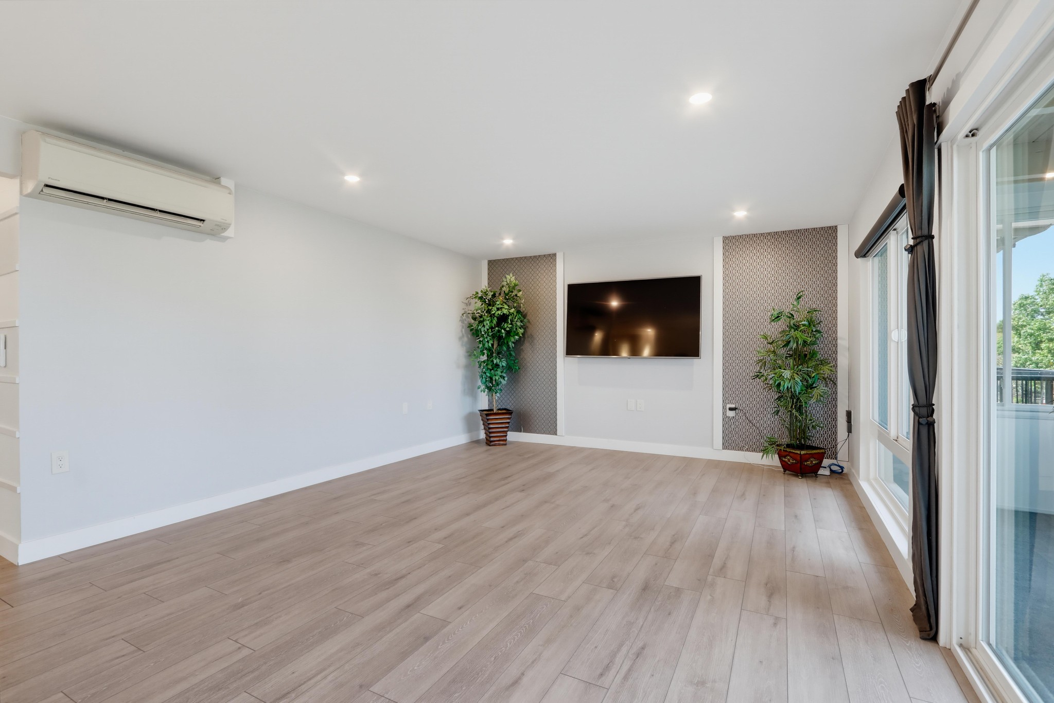 Virtual tour photo 12 of 71 for 3123 Via Serena N Unit C