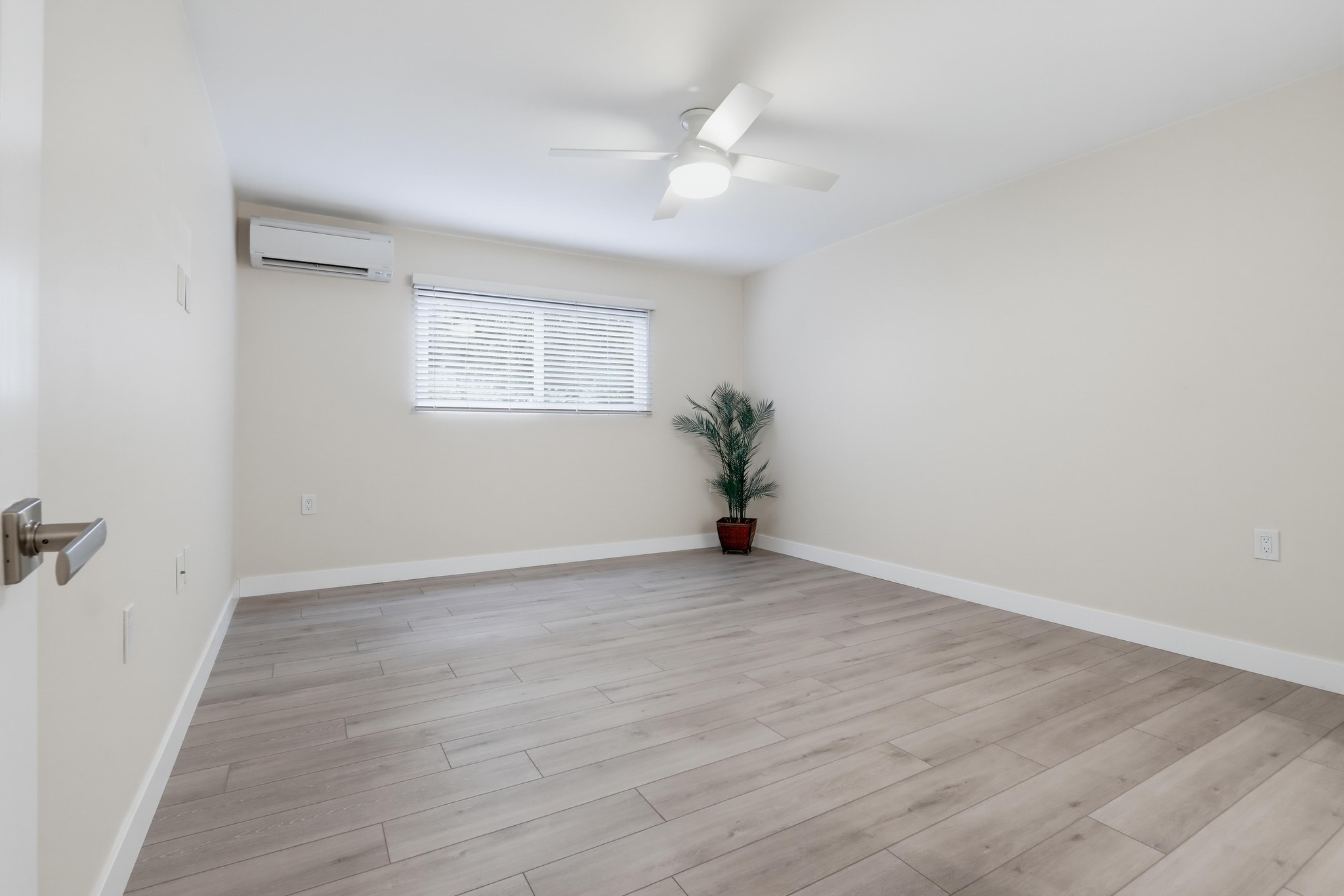 Virtual tour photo 53 of 71 for 3123 Via Serena N Unit C