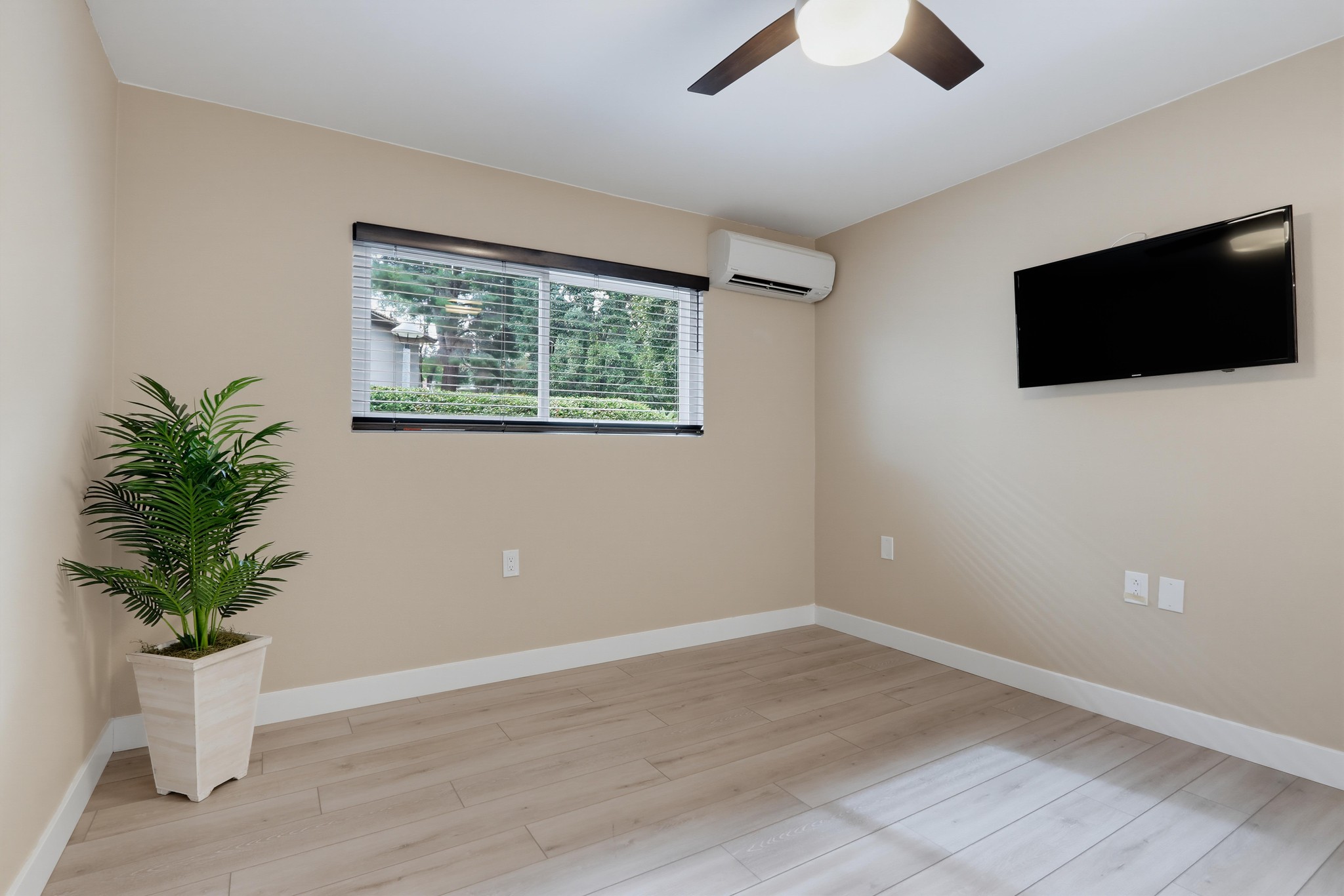 Virtual tour photo 65 of 71 for 3123 Via Serena N Unit C
