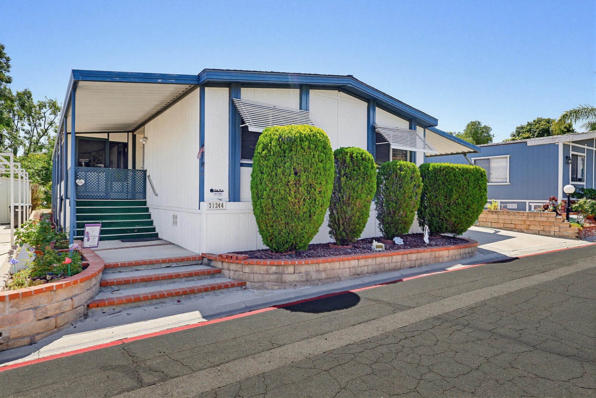 Virtual tour photo 1 of 92 for 31244 N Lakehills Rd #17