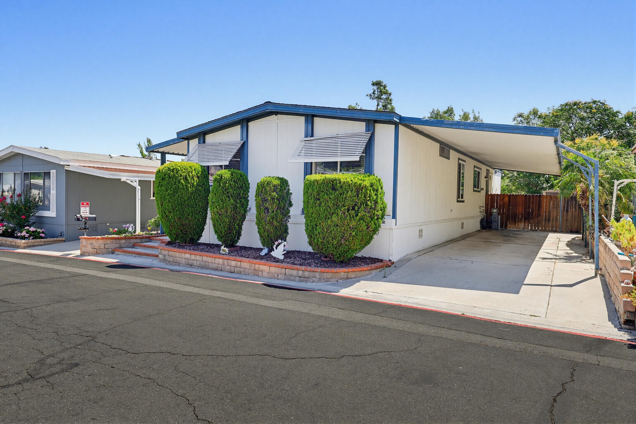 Virtual tour photo 5 of 92 for 31244 N Lakehills Rd #17