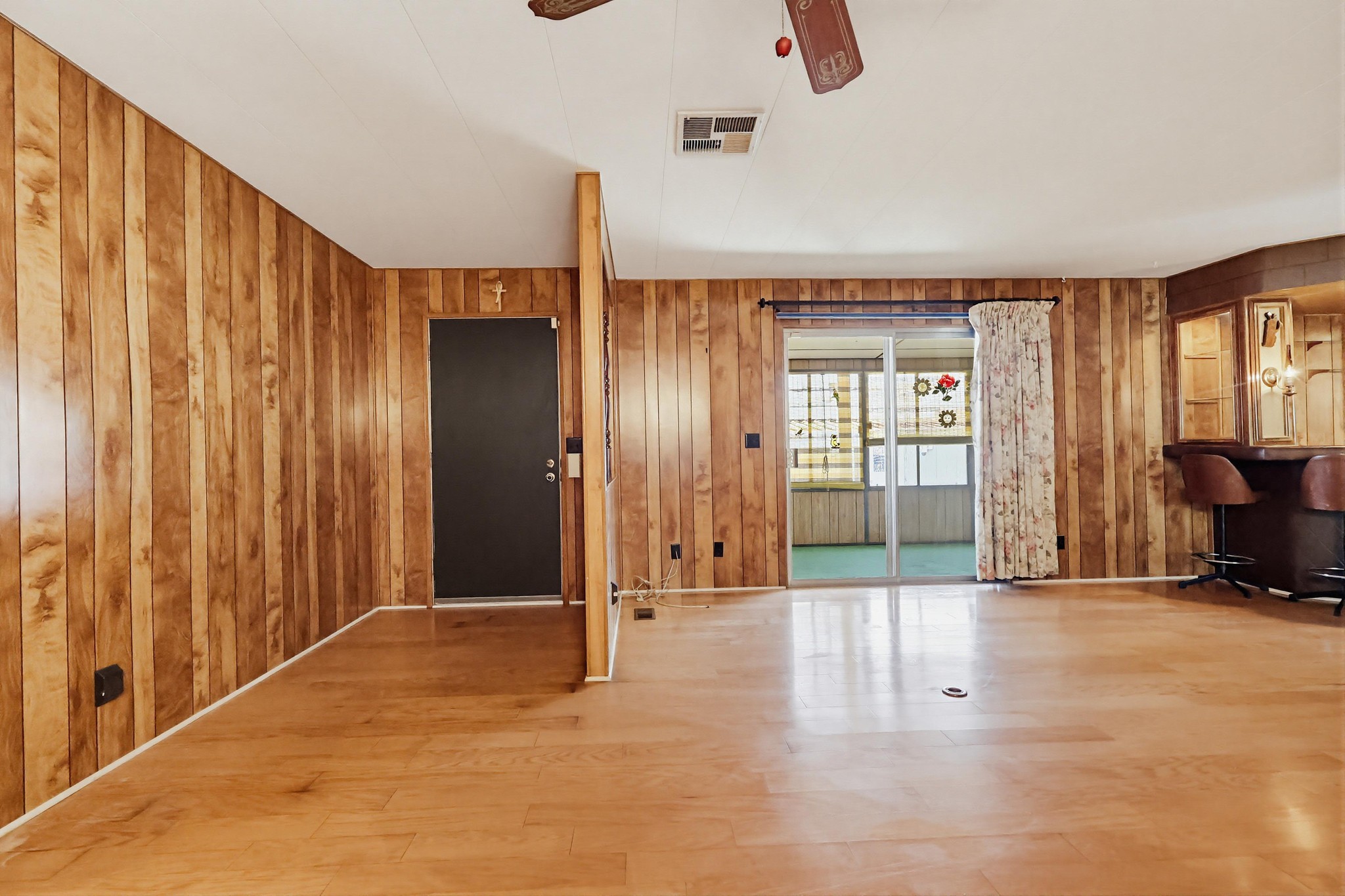 Virtual tour photo 12 of 92 for 31244 N Lakehills Rd #17