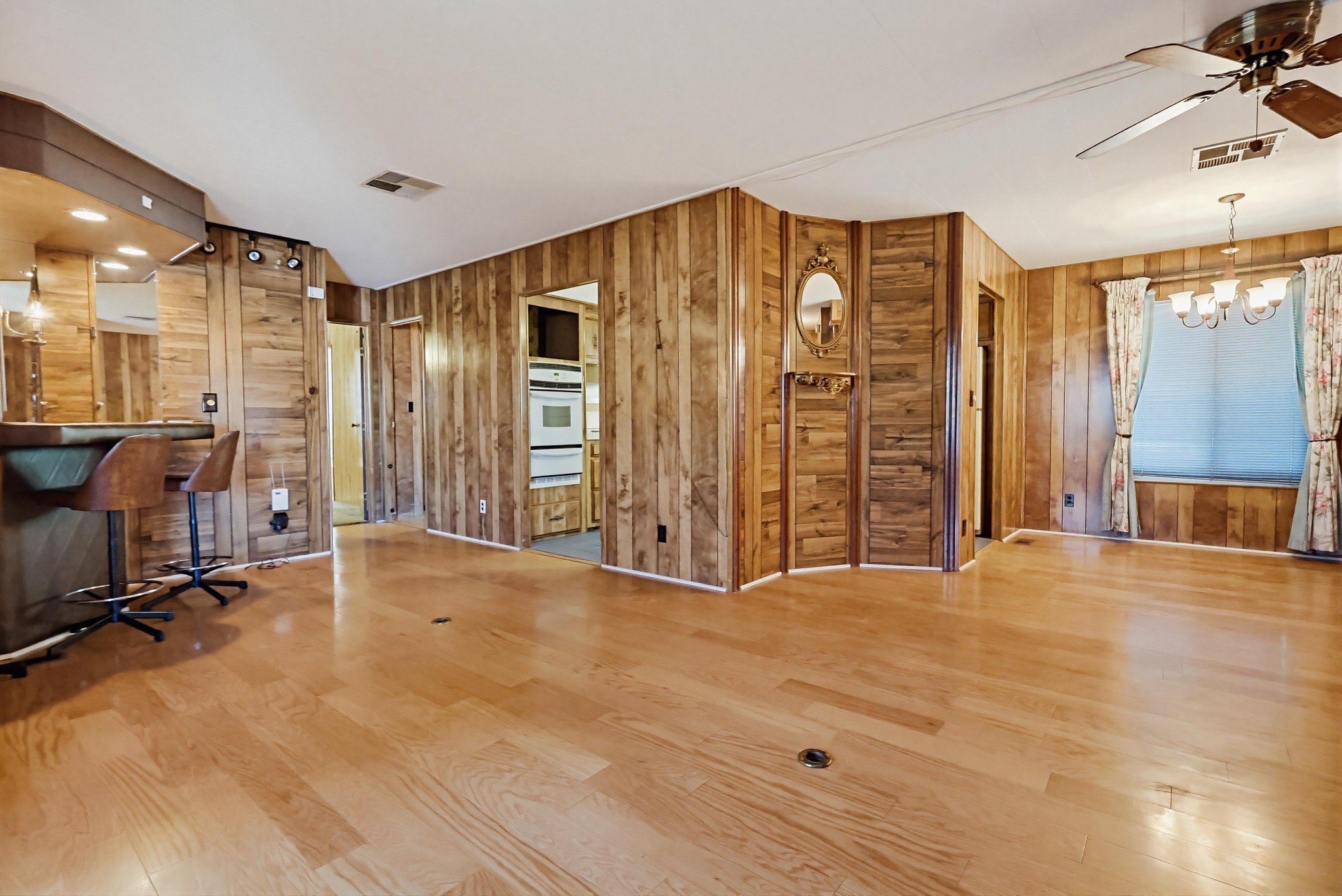 Virtual tour photo 15 of 92 for 31244 N Lakehills Rd #17
