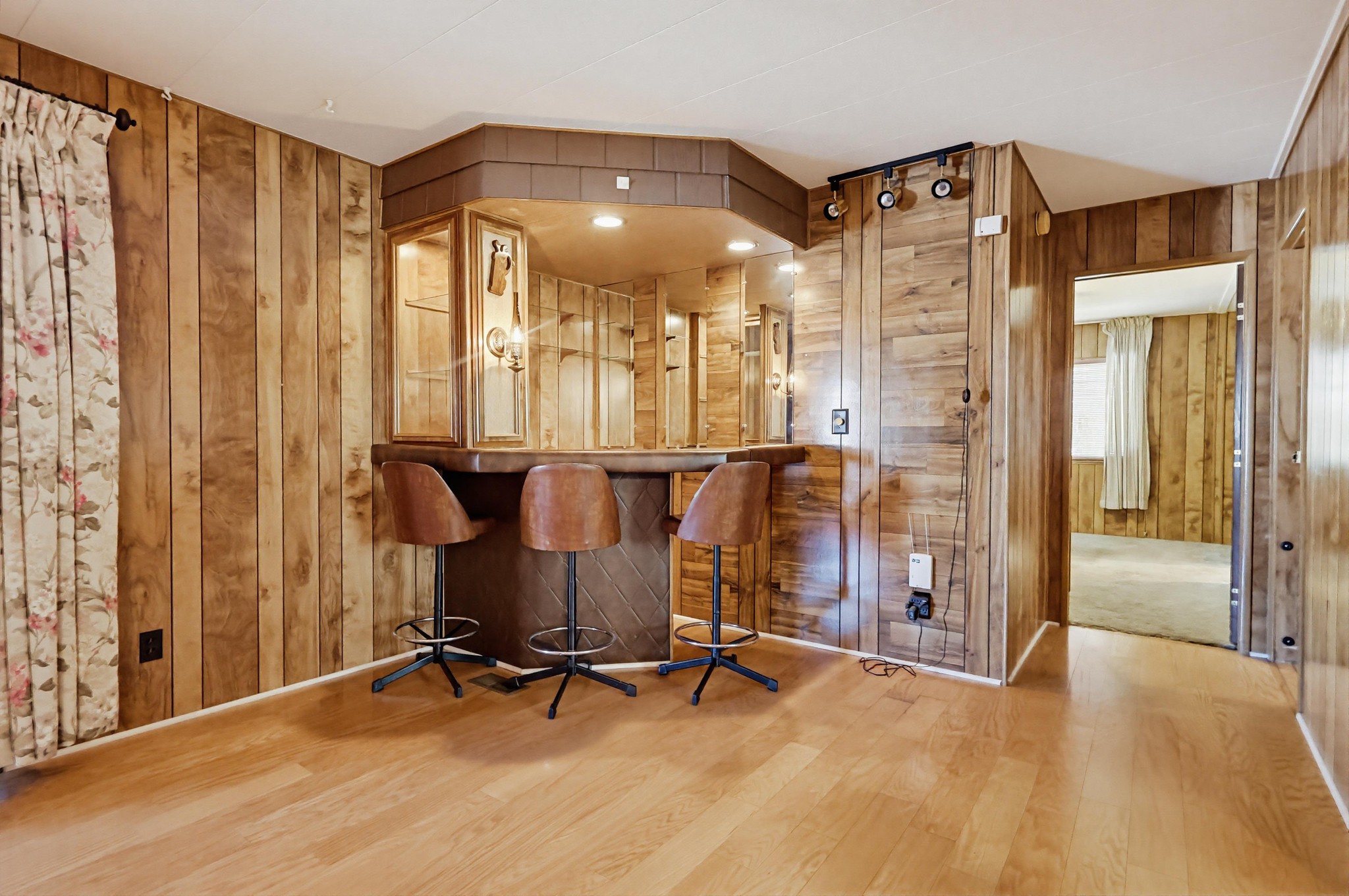 Virtual tour photo 17 of 92 for 31244 N Lakehills Rd #17