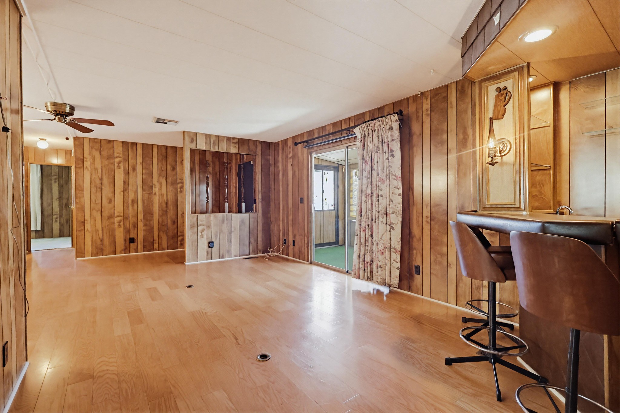 Virtual tour photo 18 of 92 for 31244 N Lakehills Rd #17