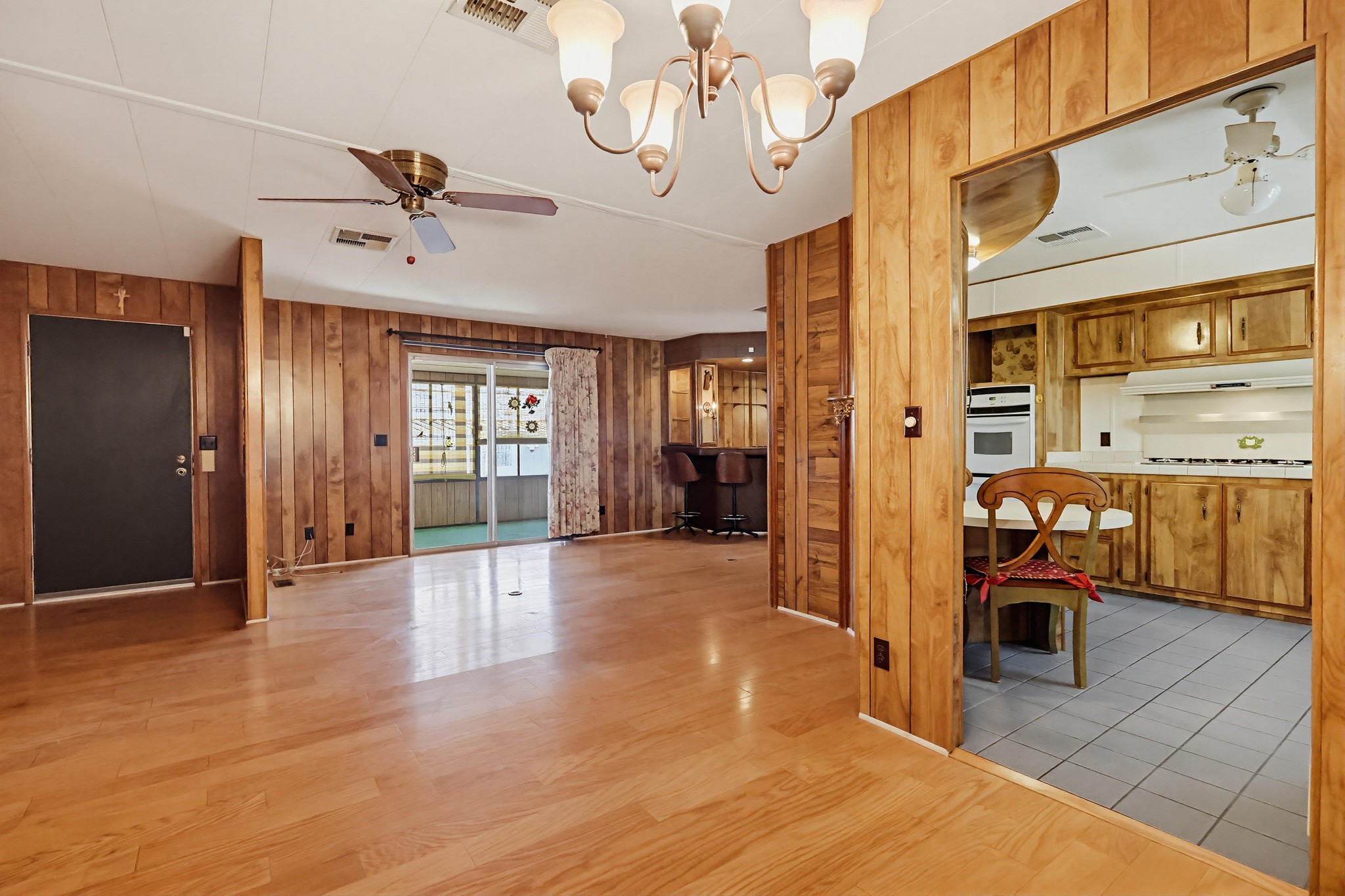 Virtual tour photo 25 of 92 for 31244 N Lakehills Rd #17