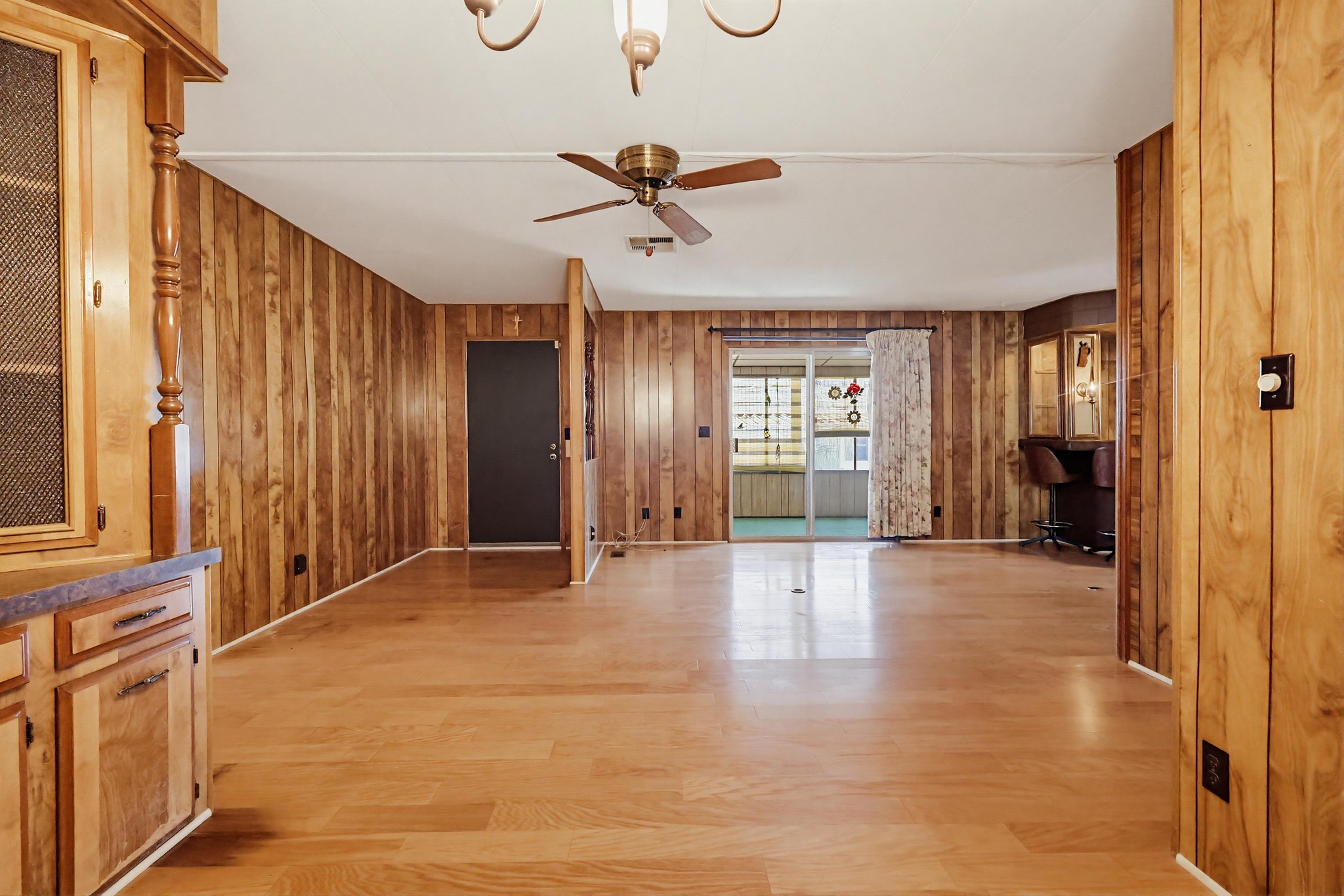 Virtual tour photo 26 of 92 for 31244 N Lakehills Rd #17