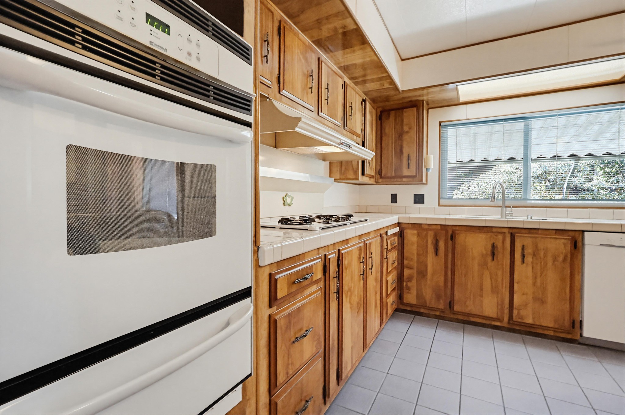 Virtual tour photo 36 of 92 for 31244 N Lakehills Rd #17