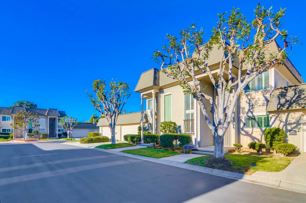 Virtual tour photo 7 of 54 for 3125 Orleans E