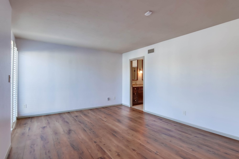 Virtual tour photo 42 of 54 for 3125 Orleans E