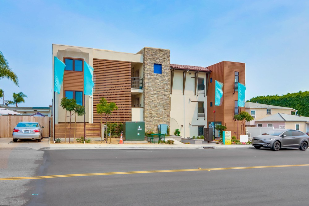 Virtual tour photo 3 of 66 for 3128 Cañon St