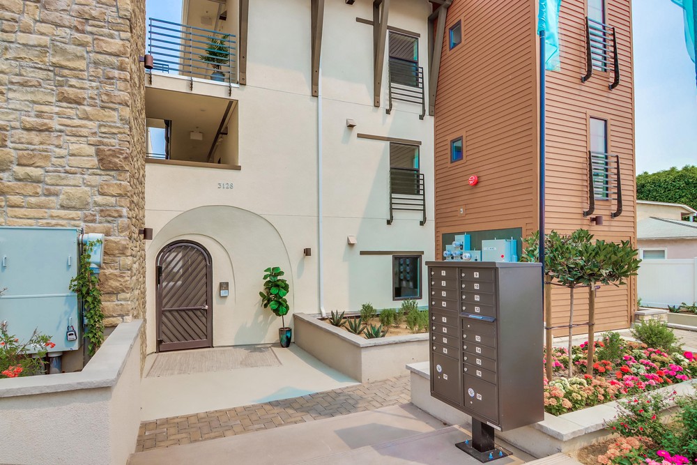 Virtual tour photo 5 of 66 for 3128 Cañon St