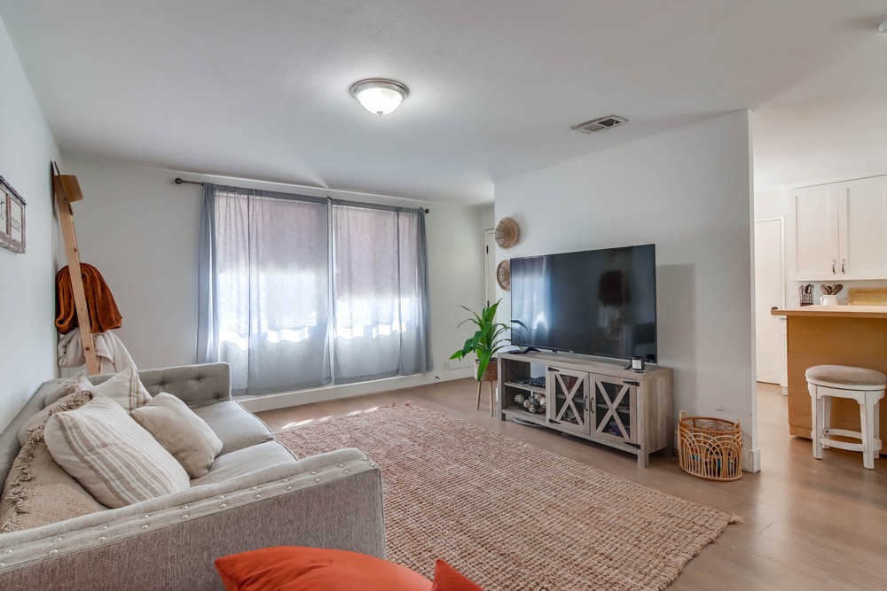 Virtual tour photo 9 of 45 for 3132 38th St