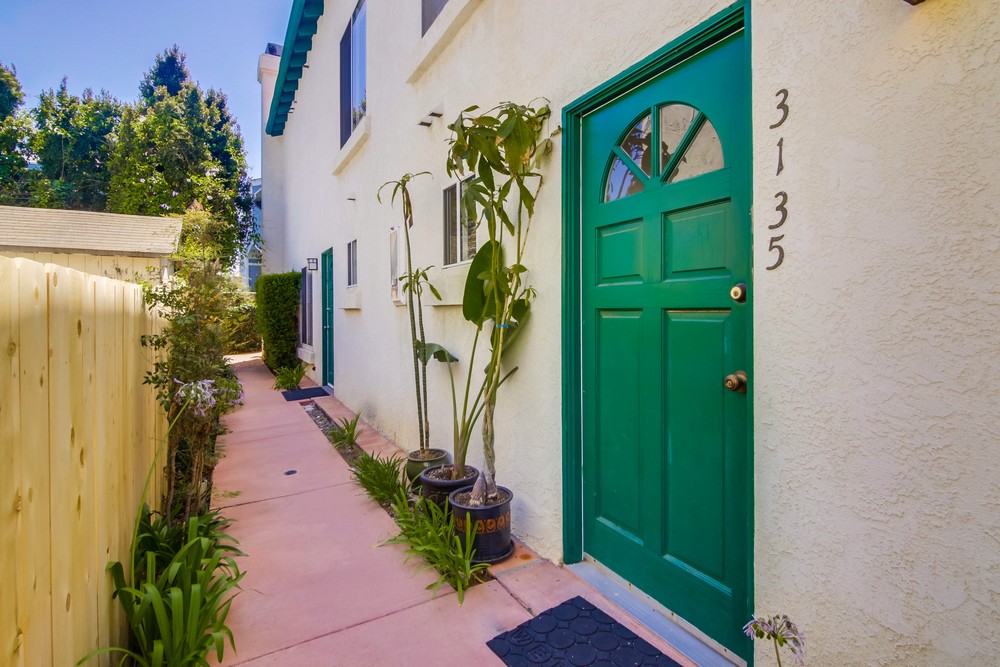 Virtual tour photo 5 of 41 for 3135 Dickens St