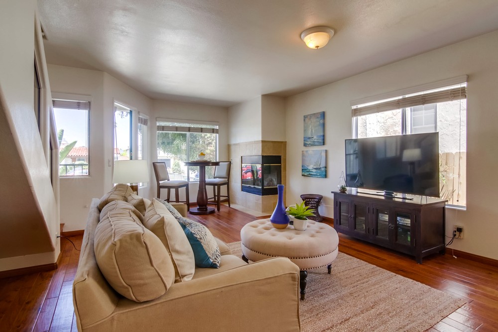Virtual tour photo 6 of 41 for 3135 Dickens St