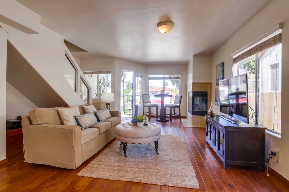 Virtual tour photo 8 of 41 for 3135 Dickens St