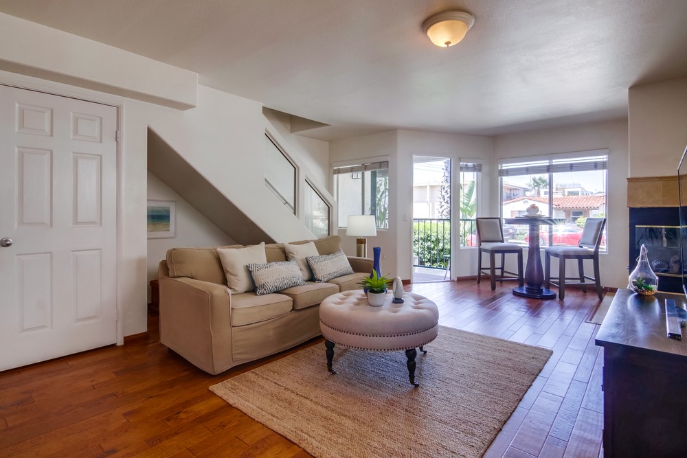 Virtual tour photo 9 of 41 for 3135 Dickens St